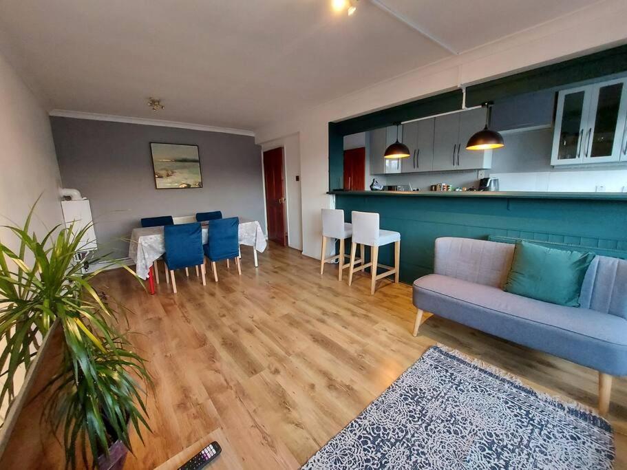 2 Bed Flat, Bounds Green, Piccadilly Line, London N11 Zewnętrze zdjęcie